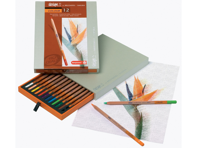 caja con lápices para colorear